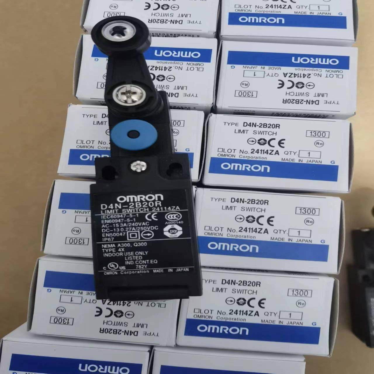 全新 行程限位开关D4N-2B20R需要的欢迎咨询