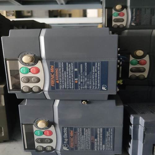 [德峰]1.5变频器-2富士5FRN1JC1S kw220v.
