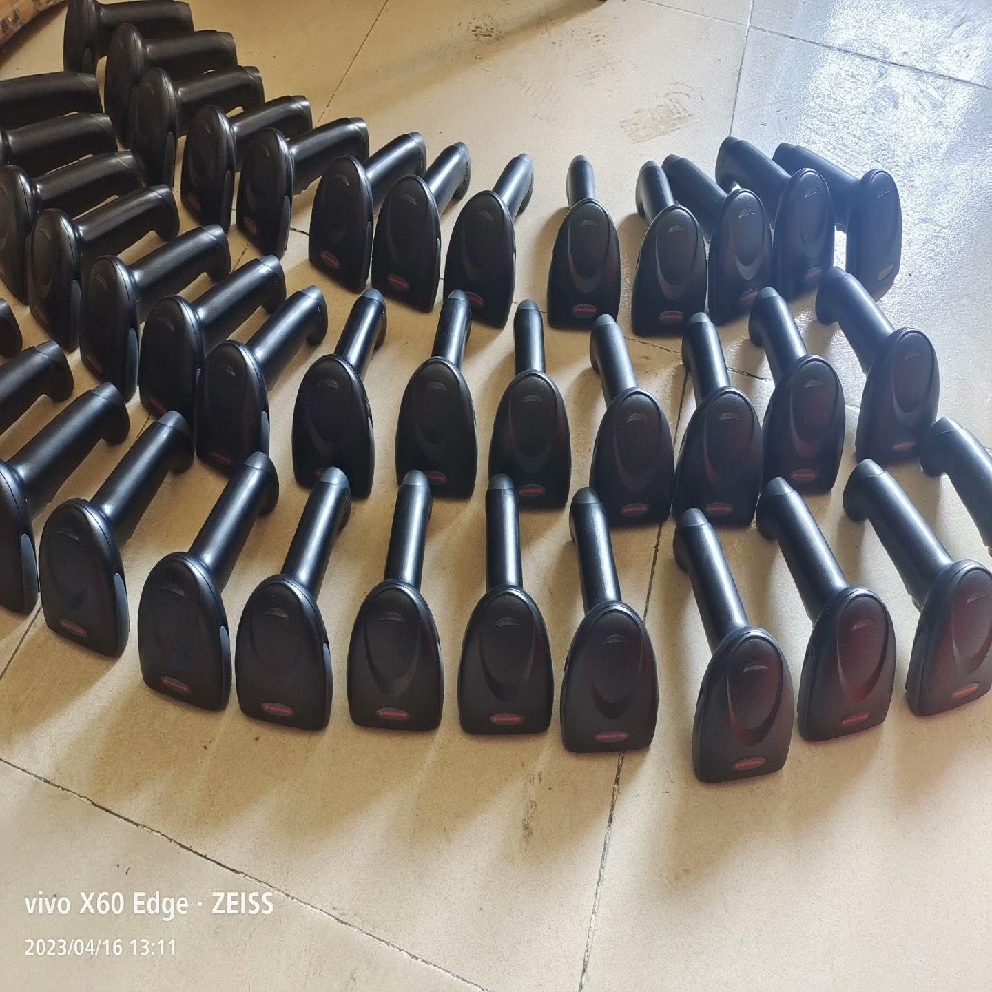 1300G，成色95新，需要的老板欢迎骚扰，长期有货