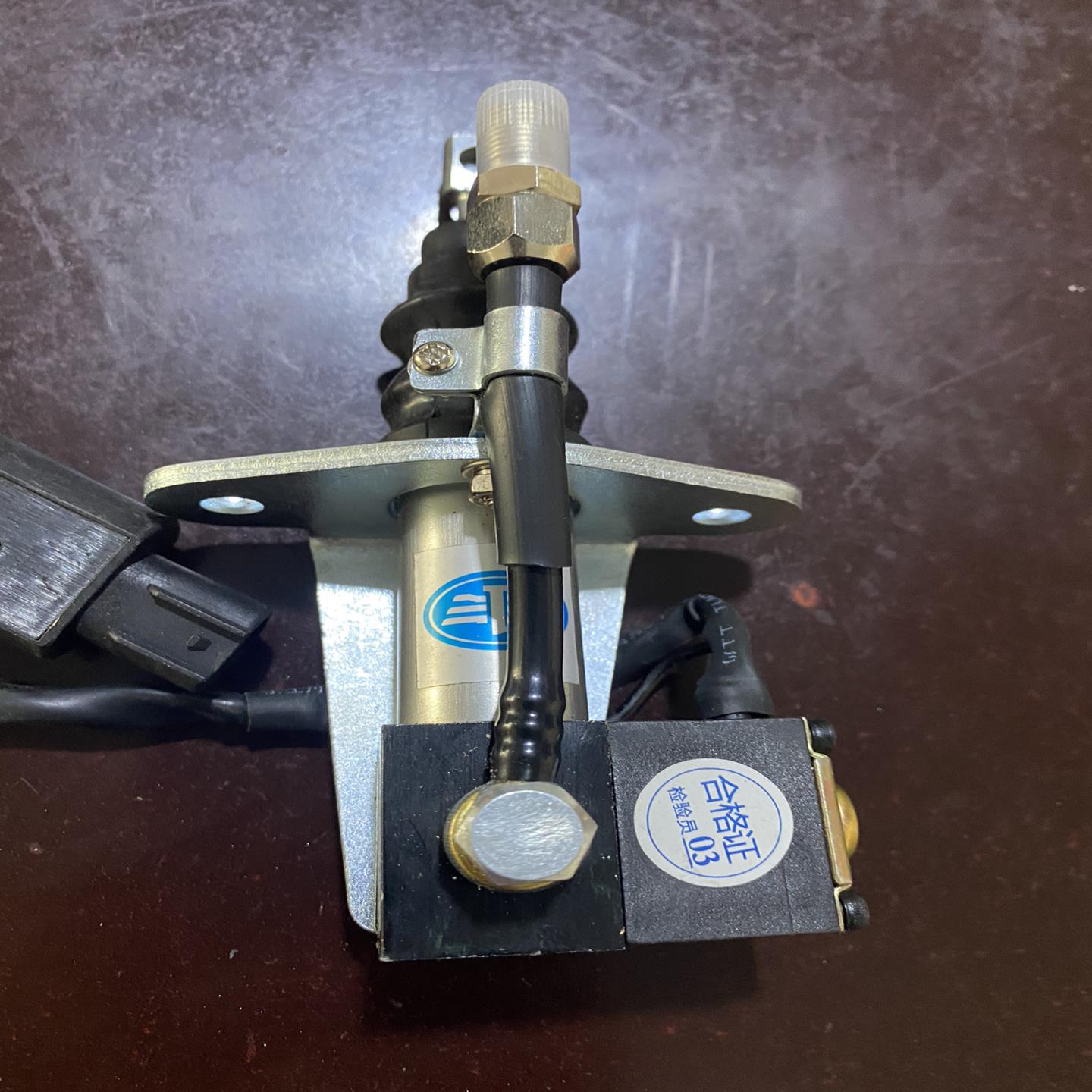 适合解放j6p熄火停油电磁阀断油器油泵熄火器原厂配件只有