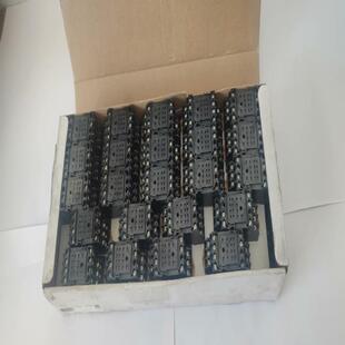 PYF14A-E继电器底座，全新原装，共有48个，