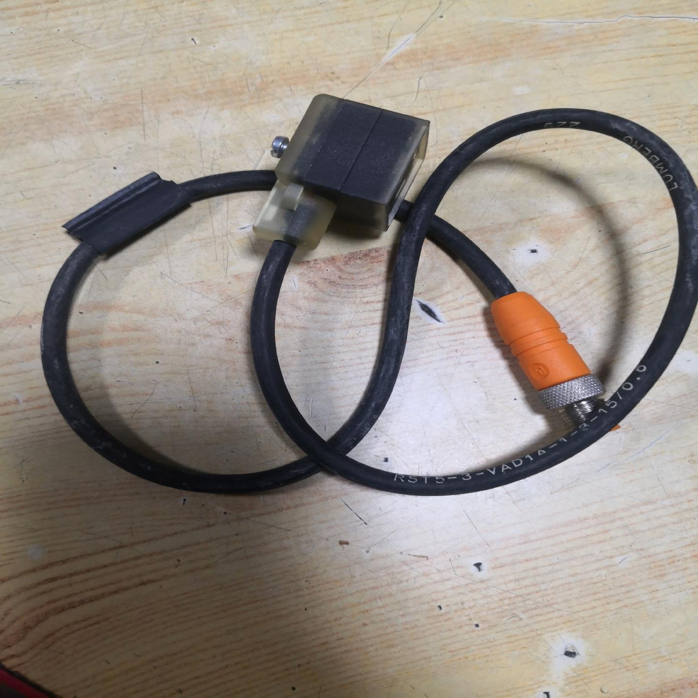 lumberg隆堡电磁阀连接线RST 5-3-VAD 1A-