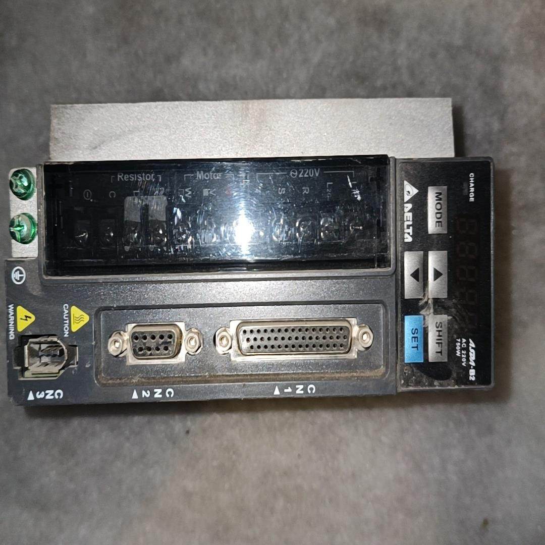 （设备配件）台达ASD-B2-0721-B 新的未使用 伺服驱动器