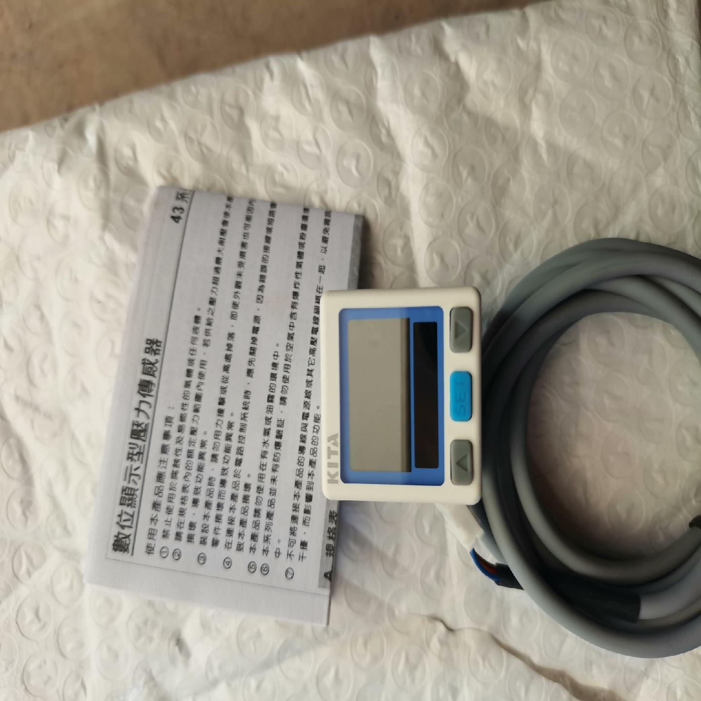 原装全新klTA数位显示压力传感器KP43V一010一F1有