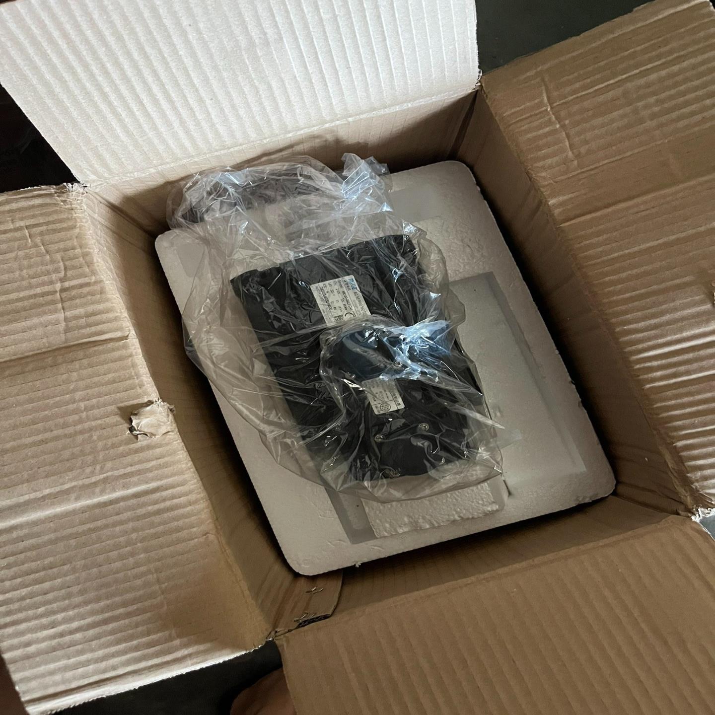 全新米格电机ME130-096DFDA1-11B000，2千