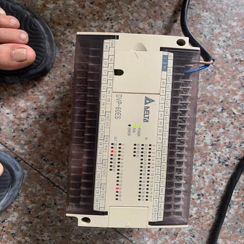 台达PLC-DVP60ES00R2 有两个 成色还行 功能完~议价