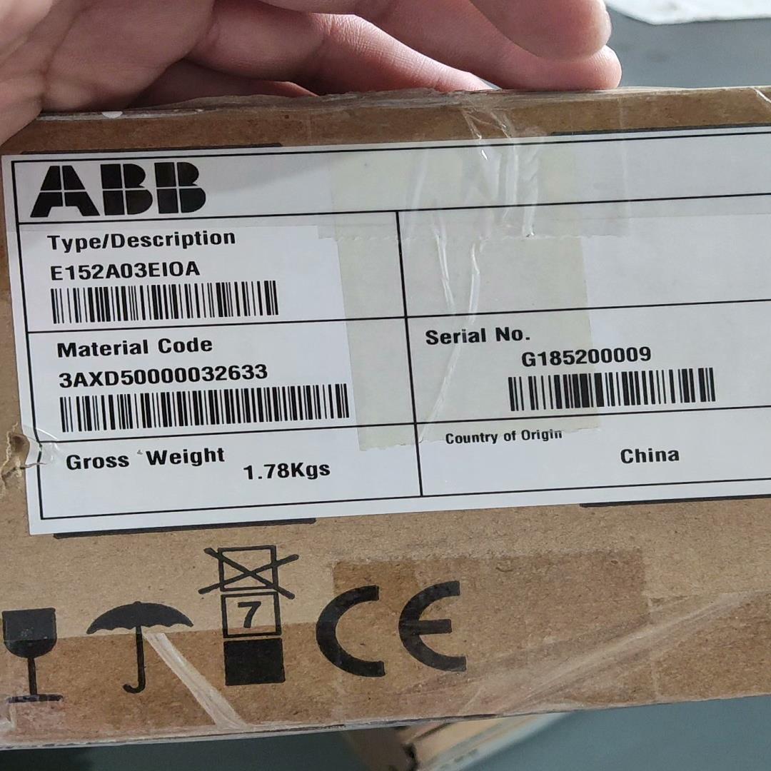 伺服驱动器   3AXD50000032633  全新