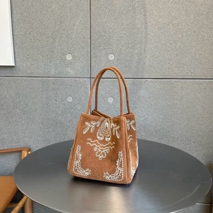 波西米亚风绣珠磨砂皮小菜篮子包手拎饺子包民族风刺绣单肩斜挎包