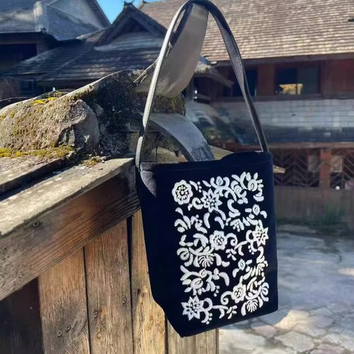 真丝天鹅绒配头层牛皮水桶包绣花