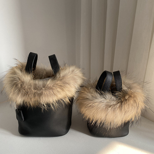 真皮草貉子毛水桶包包女秋冬韩国小众毛毛包手提包单肩斜挎包