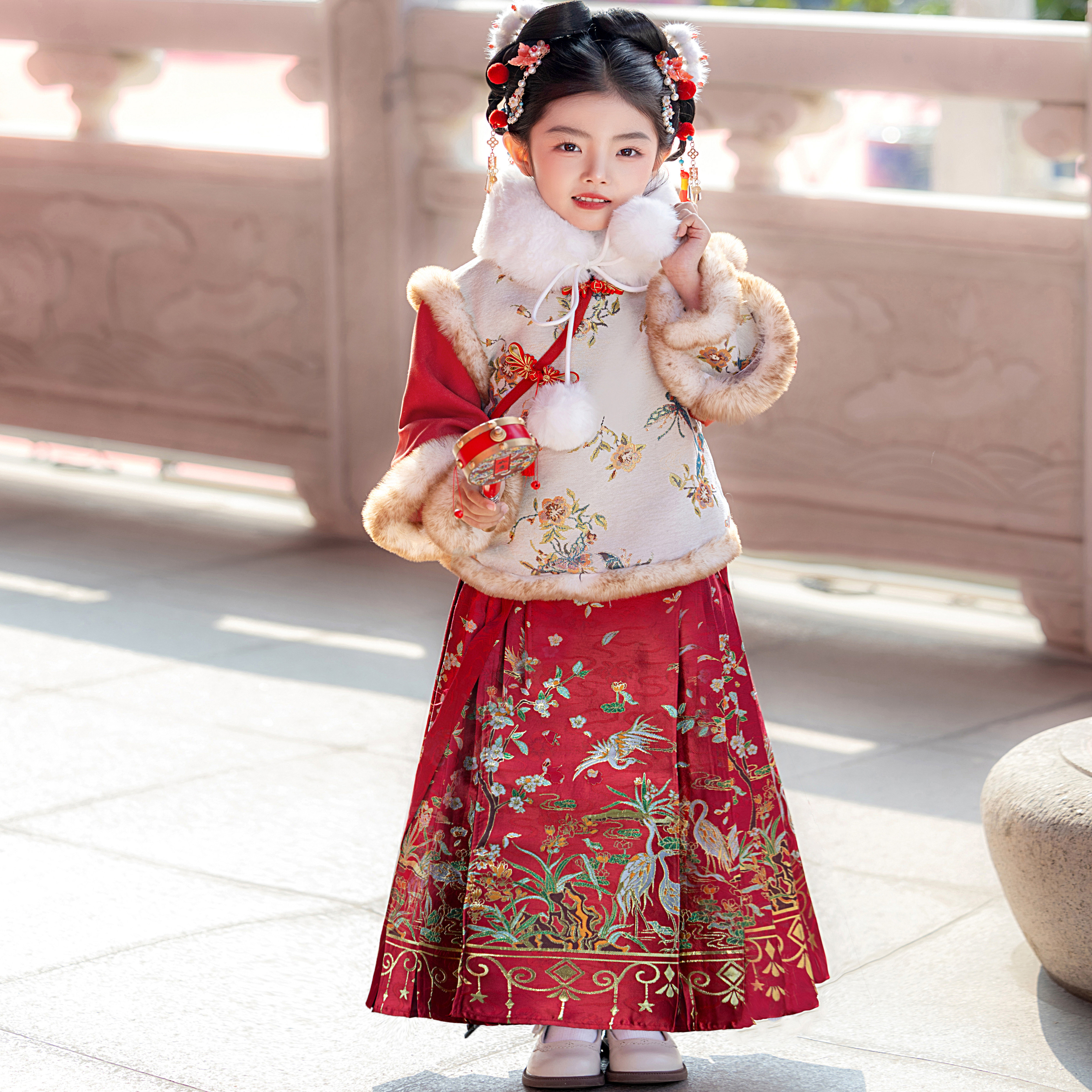 风盛郁新中式汉服女童马面裙套装加厚毛领围脖保暖拜年服中国风