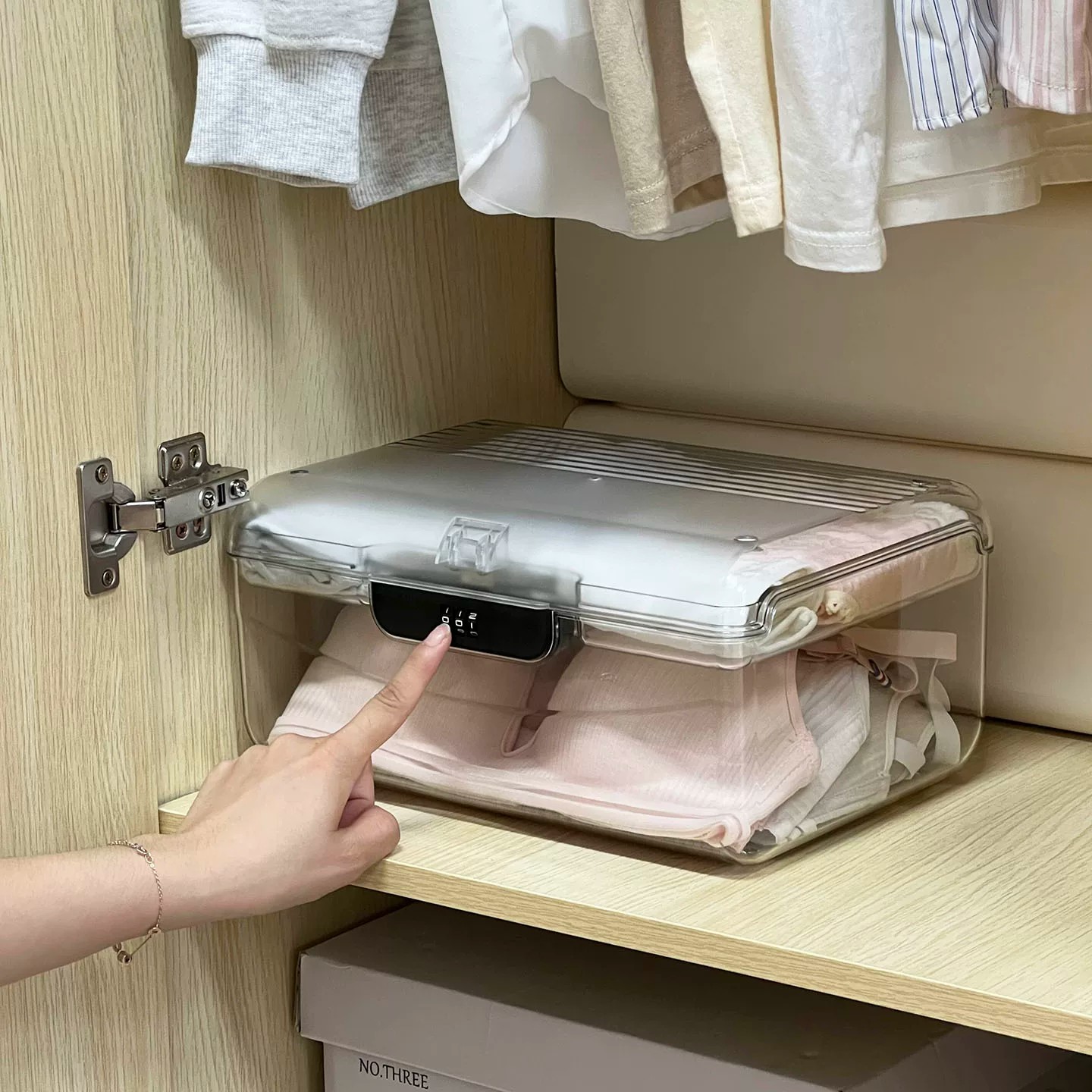 带锁密码抽屉式透明贵重收纳箱