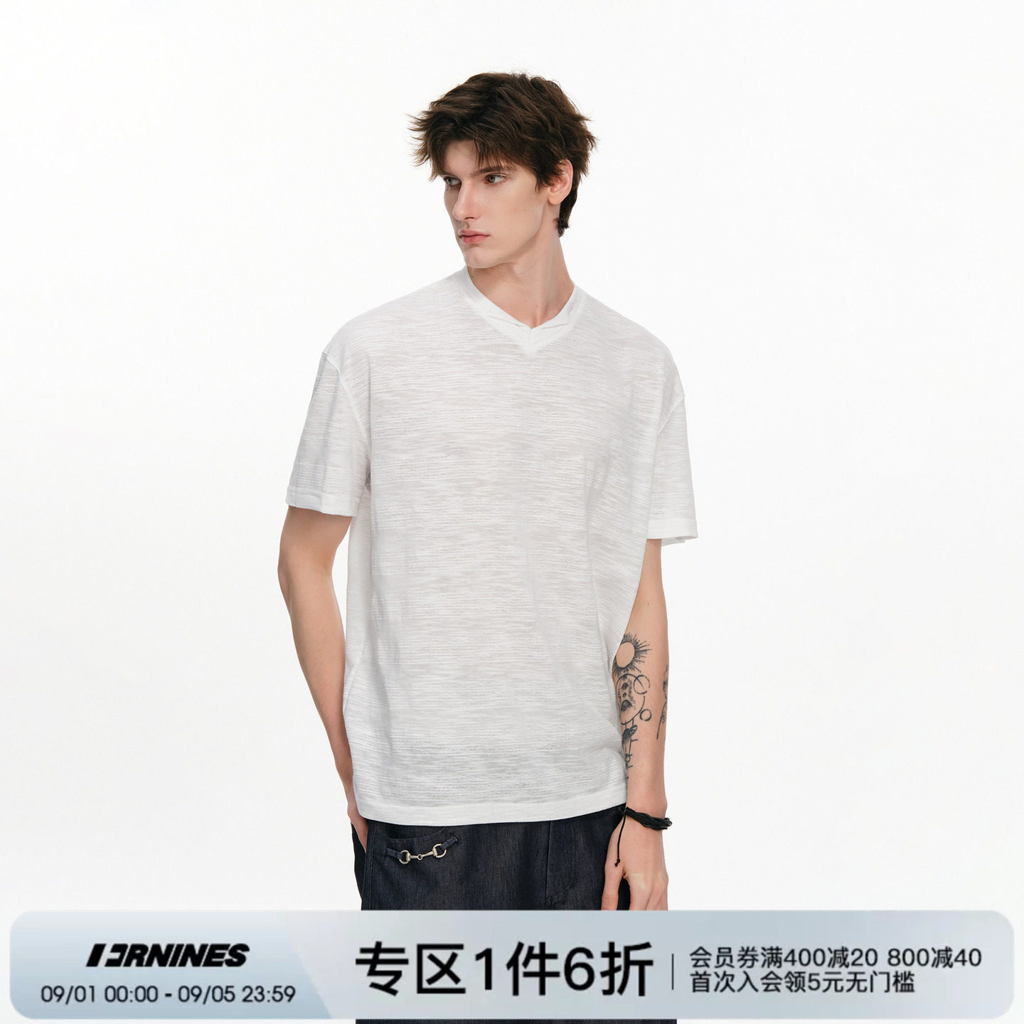 FORNINES夏季薄款针织V领短袖T恤男女国潮刺绣纯色情侣打底衫上衣图片