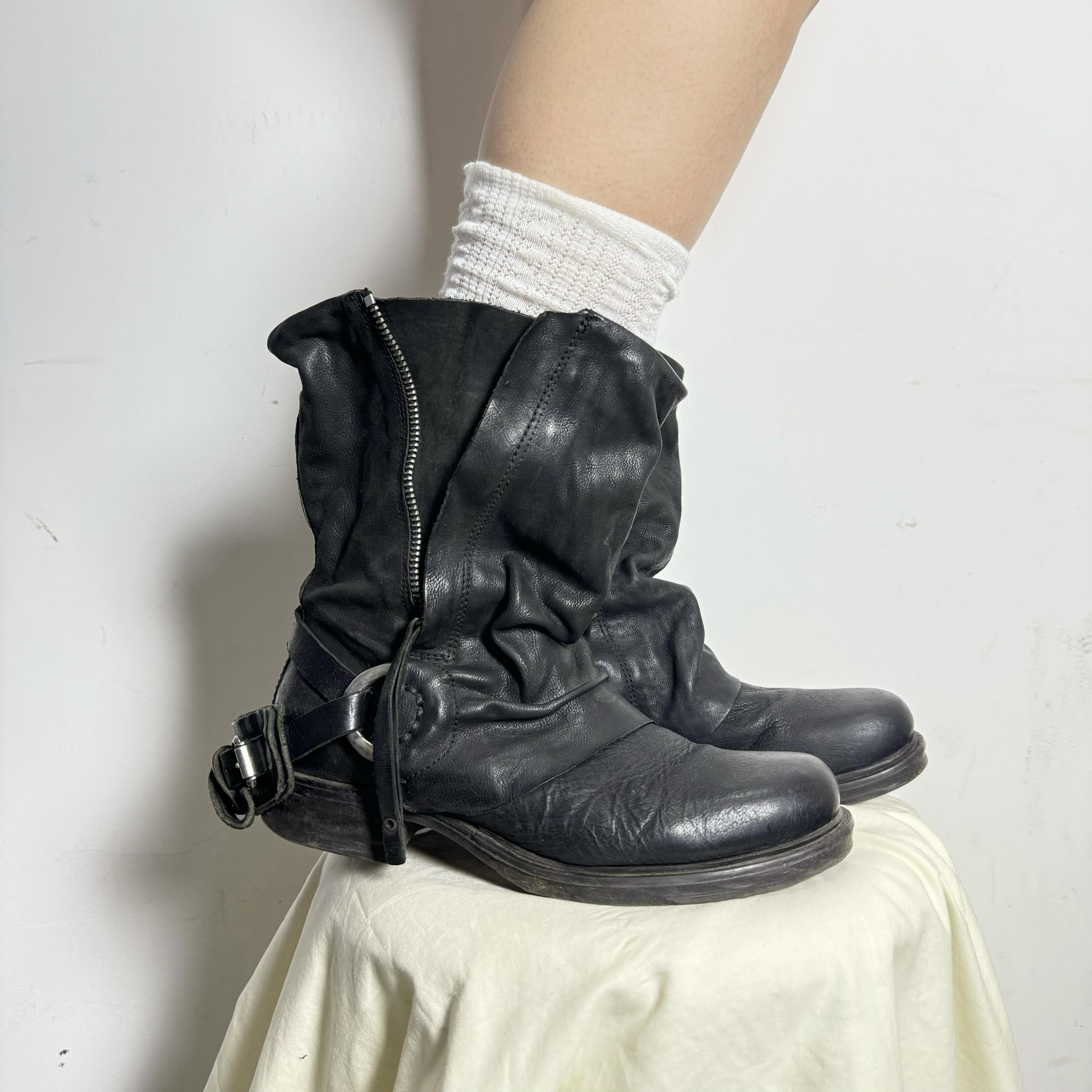 暗黑复古金属西部牛仔靴女真皮机车靴牛皮短筒绑带古着朋克骑士靴