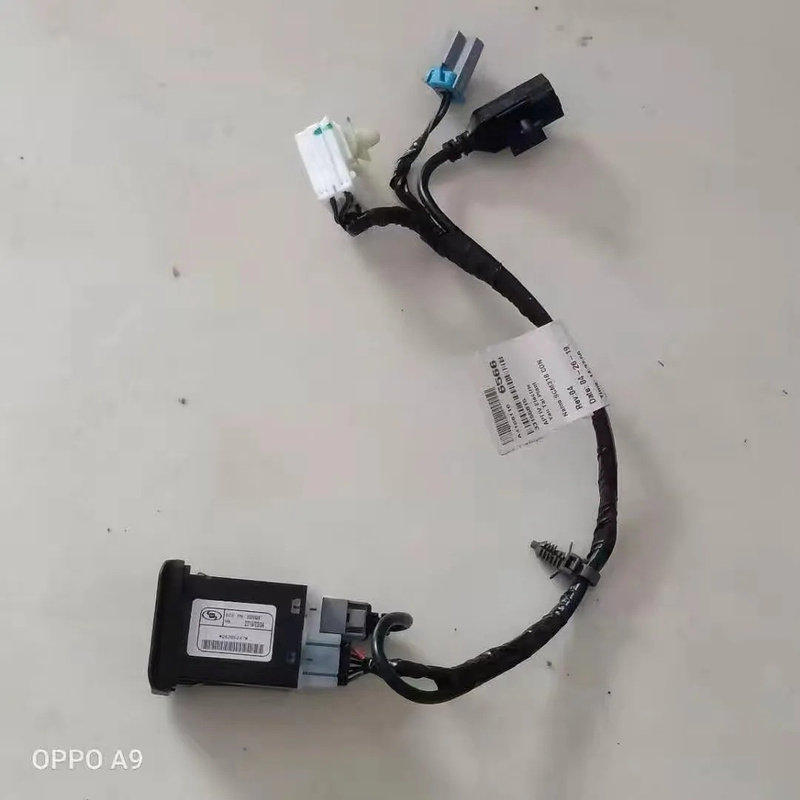 别克新GL8S,USB赛欧3扶手箱充电SD卡槽音频接口AUXUSB插座