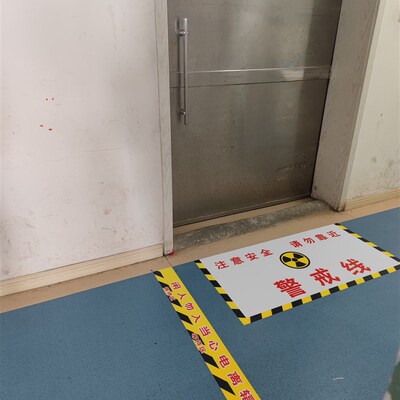 精选当心电离辐射地贴放射科拍片室门前当心辐射警示地面磨砂防滑