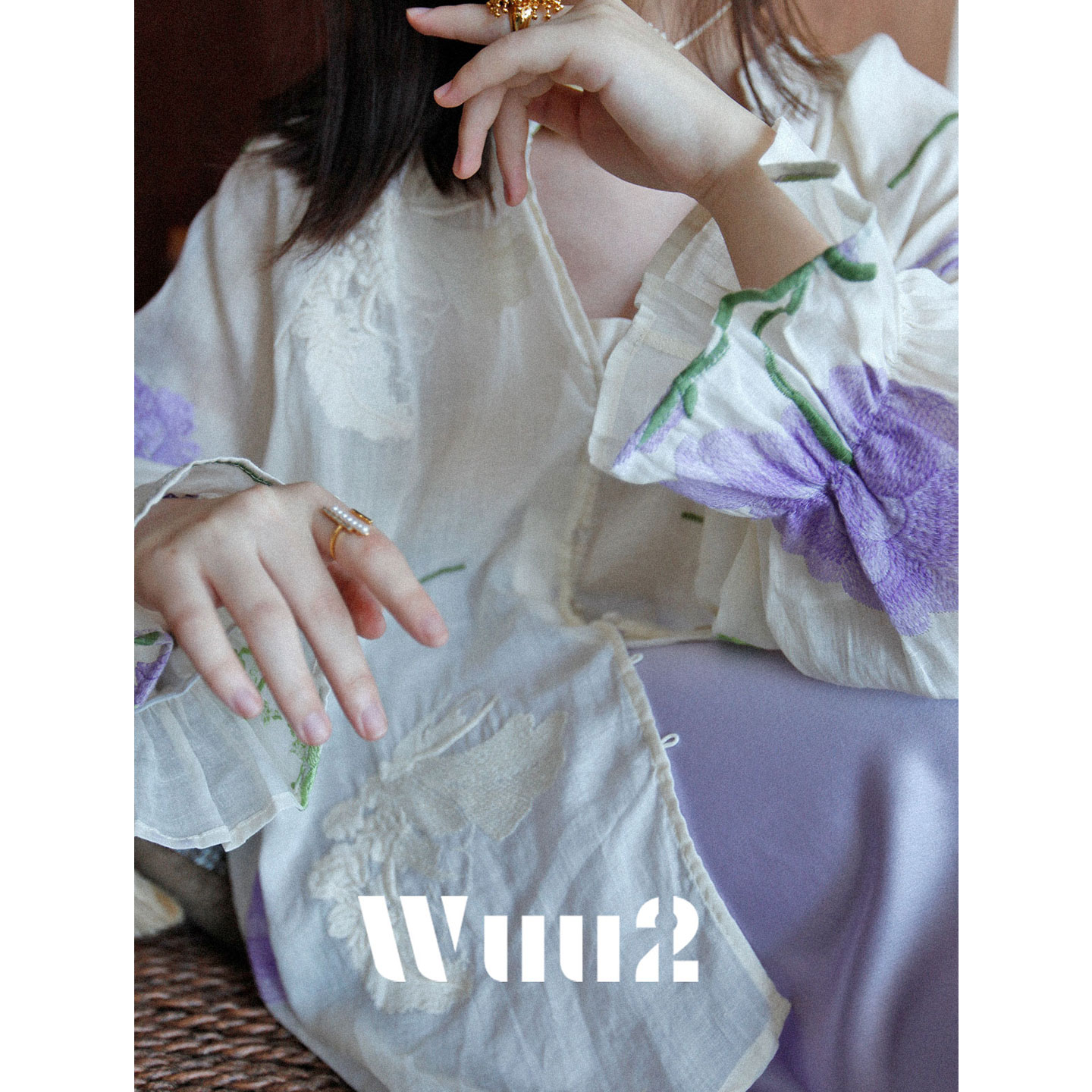 Wuu2 艾拉纳柔 新中式花卉刺绣苎麻衬衫女新国风荷叶边长袖上衣