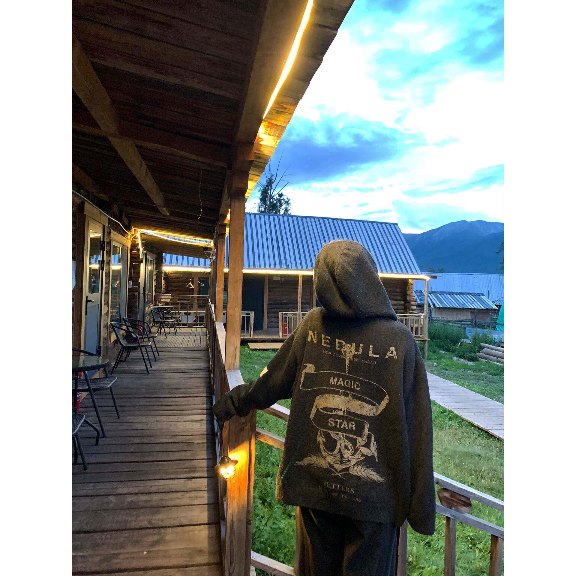 CeezzzNCKi 霍特剪影帽灰连女色毛衣外套宽松後背印比花羊毛针织