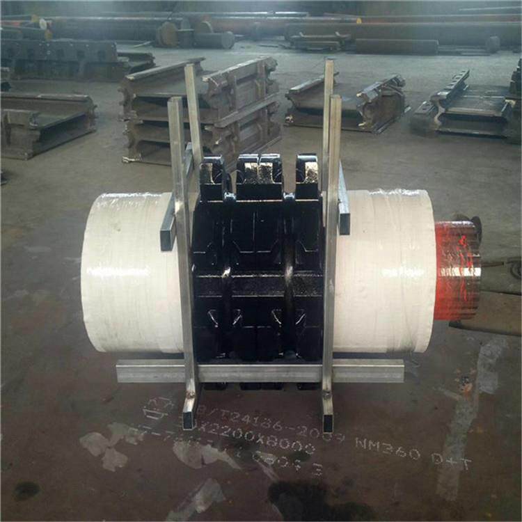 厂家 矿用输送机轴斜齿轮 皮带机压链块 矿用输送机压链块