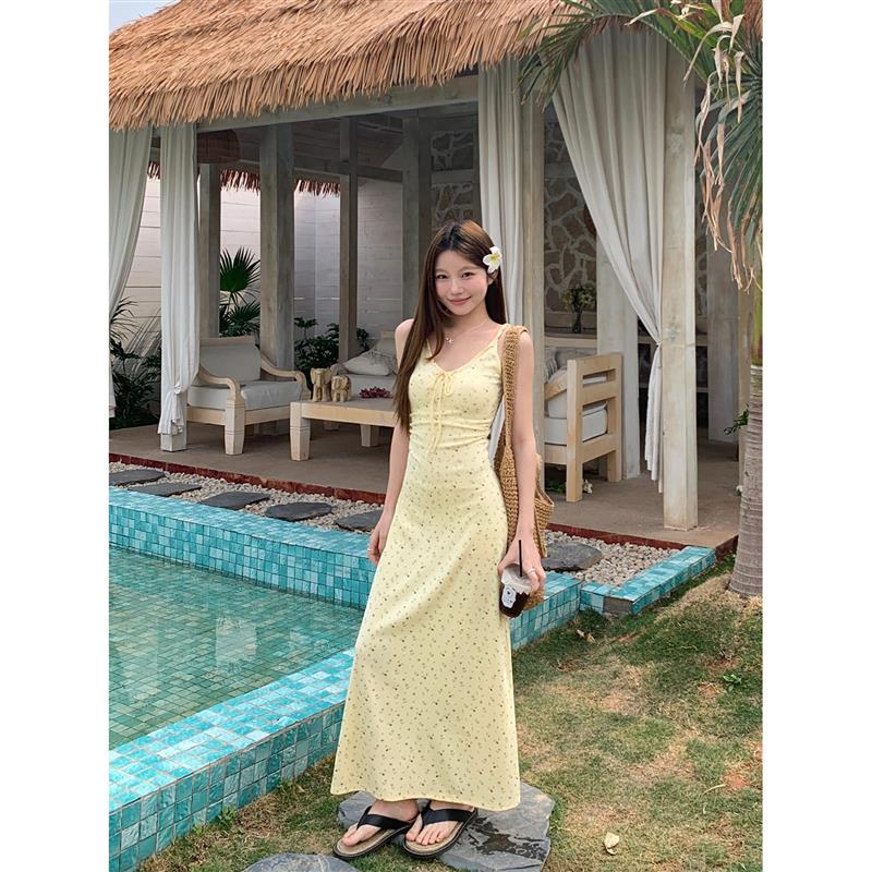 kumikumi甜美风黄色修身碎花绑带吊带连衣裙女夏季减龄显瘦A字裙图片