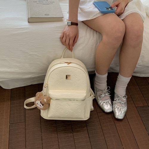 早春新款高级质感大容量学生书包女2026年精致洋气通勤上课双肩包