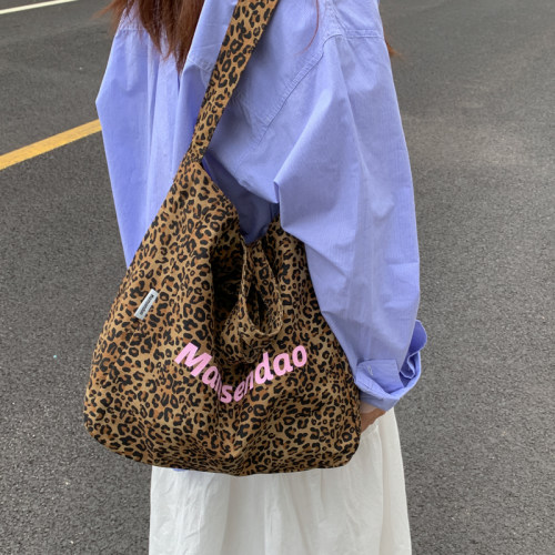 时尚休闲辣妹风豹纹包包女2025年新款复古百搭单肩斜挎手提托特包