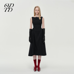 胶囊一字领气质无袖 ODTD25冬季 收腰连衣裙小黑裙 设计师女装