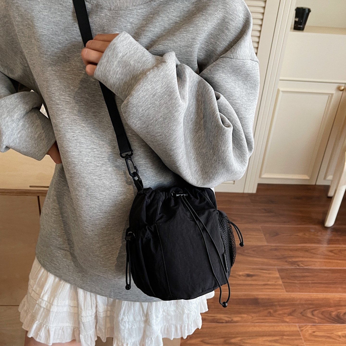 简约百搭女斜挎单肩包旅游手机零钱证件收纳包手提包抽绳束口小包,箱包皮具/热销女包/男包,水桶包,淘宝优惠券,粉丝福利购,淘宝优惠卷