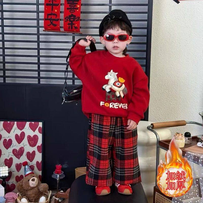 男童时髦卡通圣诞新年红色卫衣2025秋冬中小童男孩格子裤加绒套装