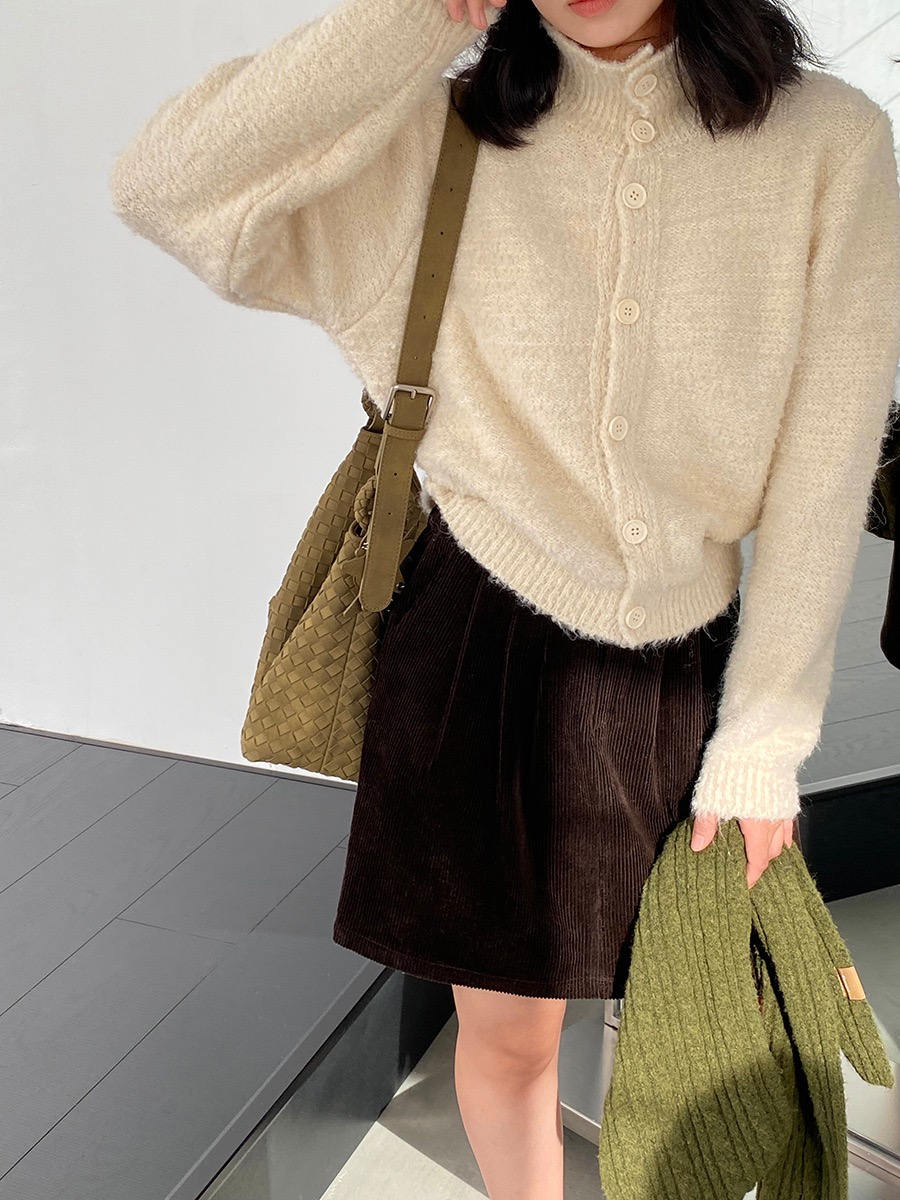 江左 日系慵懒复古白色毛衣女秋冬高级感超好看高领加厚针织 2492