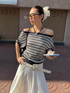 不规则斜肩设计撞色条纹针织T 」MMFISH 26T056 2.24春夏新品 「