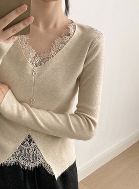 言双 法式蕾丝拼接V领针织打底衫女 冬季设计感内搭套头上衣P575