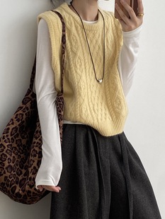 外搭毛衣马甲P2617 秋冬无袖 言双 糖果色圆领麻花软糯针织背心女