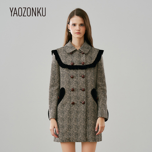 YAOZONKU姚宗谷復(fù)古雙排扣大衣娃娃領(lǐng)女 發(fā)布 佳雪佳敏超級(jí)時(shí)裝