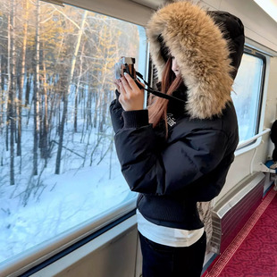 90白鸭绒冬季短款毛领连帽羽绒服女收腰显瘦小个子高级感羽绒外套