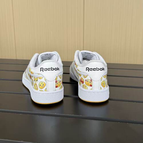 Reebok 锐步 CLUB86 男款笑脸涂鸦时尚 舒适 休闲板鞋 S29074