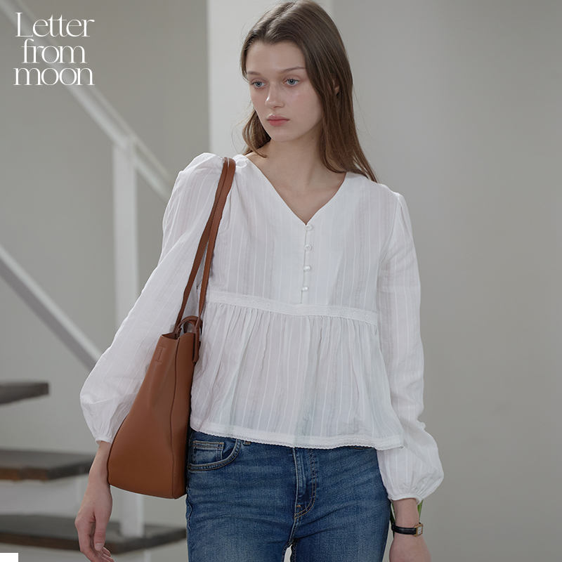 Letter from moon蕾丝V领简约衬衣2024秋新款时尚舒适通勤上衣女