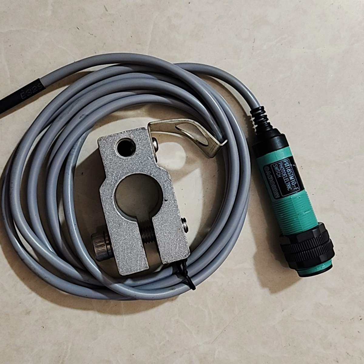 欧克邦尼对射开关，带灰色线缆，型号PN18STM10-F，光