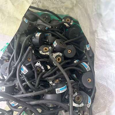 多摩川编码器TS6214N332，成色如图，，线长约