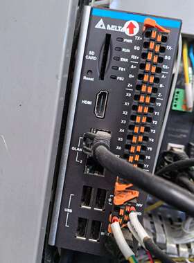 AX832 工控机，Codesys平台，32轴