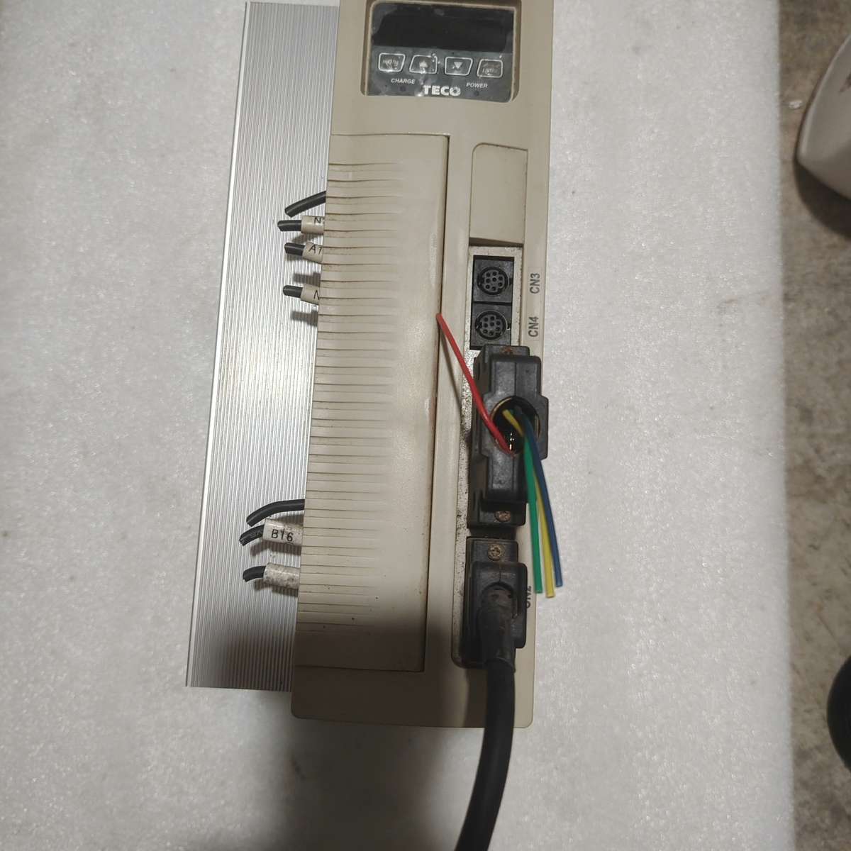 东伺服控制器JSDA-50A3一只，