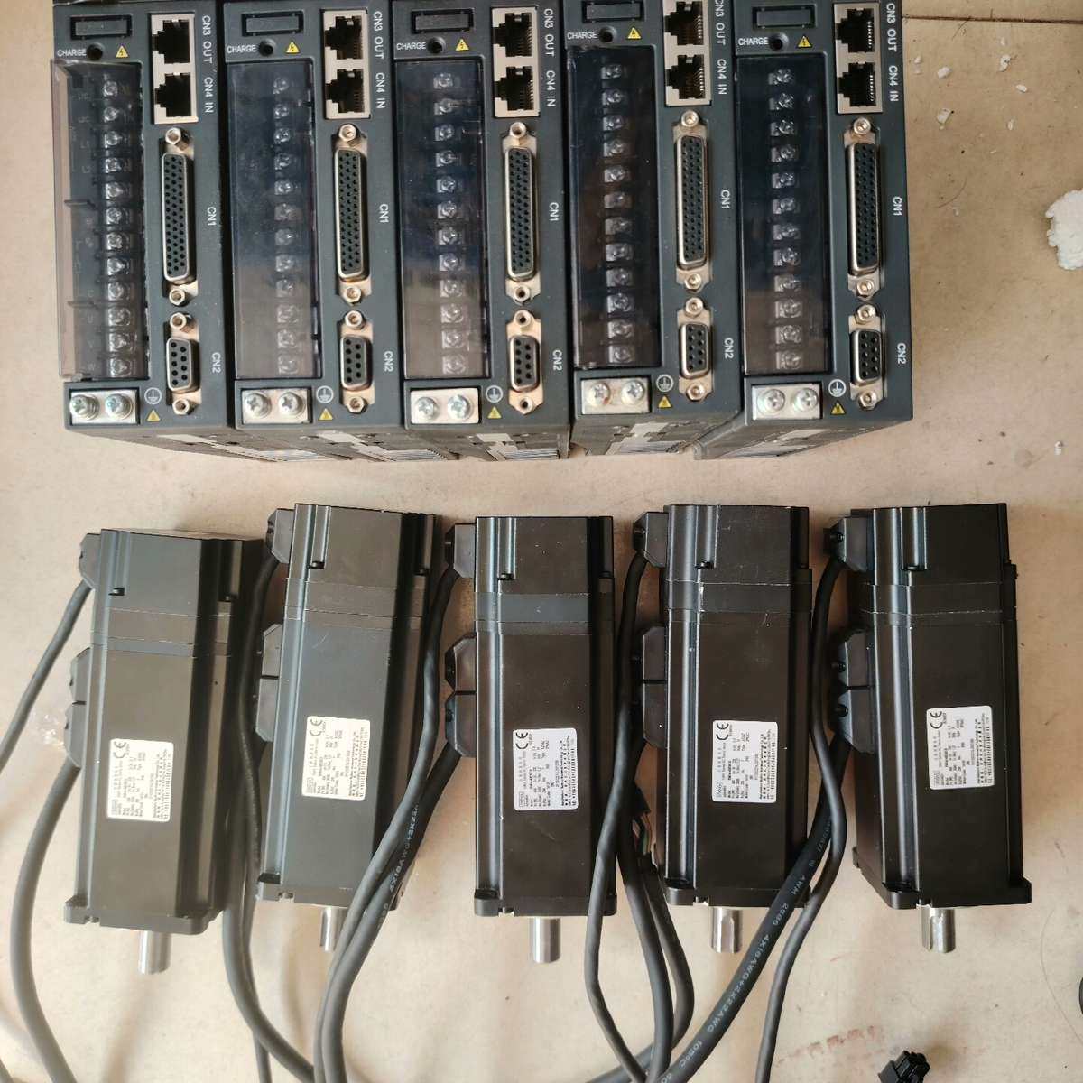 400W值带刹车套装，lS620NS2R8l一ES，