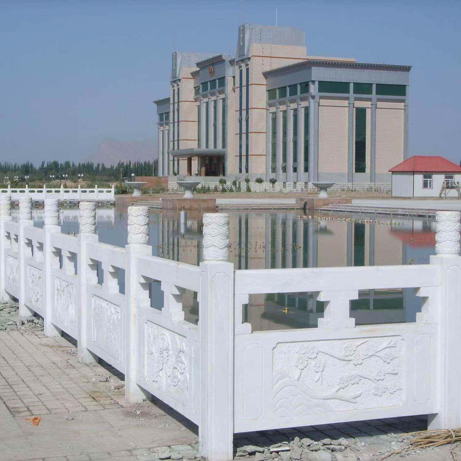 汉白玉石材石栏杆厂家雕刻石栏板栏杆公园阳台景观仿古河道栏杆