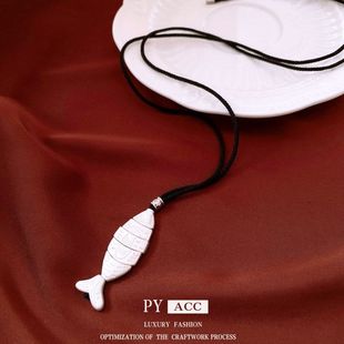 吊坠设计复古精致项链拼接长款小鱼小众毛衣链秋冬简约高级感配饰