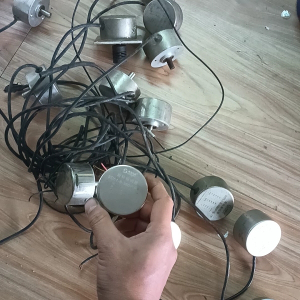 【汇生】二手南旭旋转编码器SD51-8-360P/R-1P,有13个【议价】
