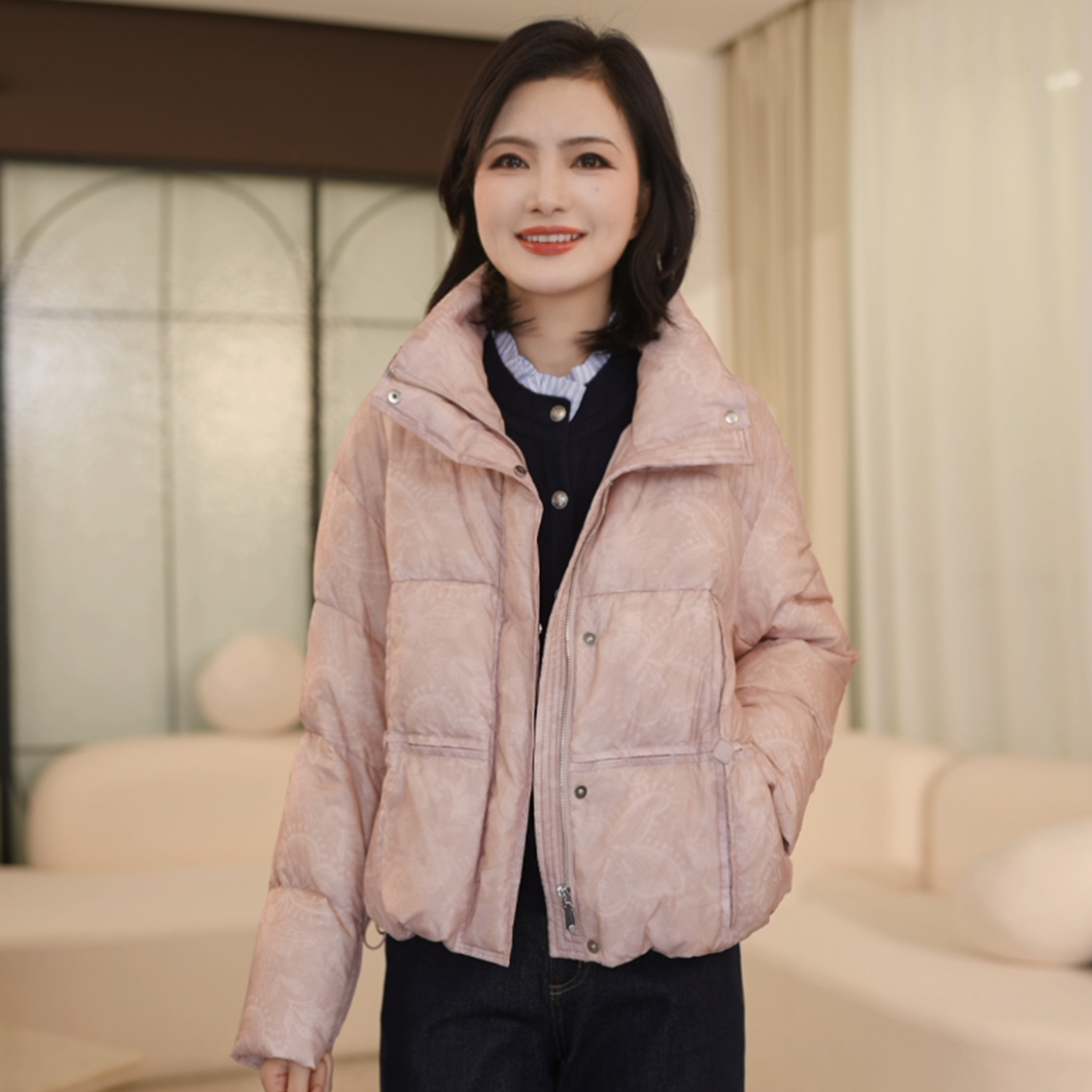 90白鸭绒气质立领印花泡芙羽绒服