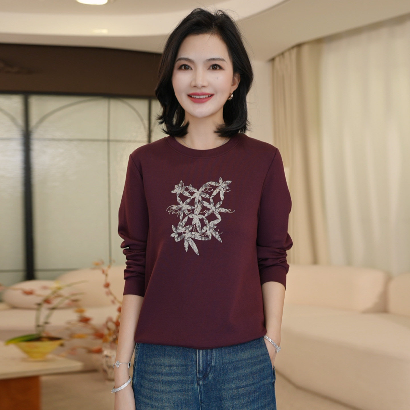 枫竺阿楠简约百搭烫钻印花圆领长袖卫衣秋装新款通勤休闲打底上衣