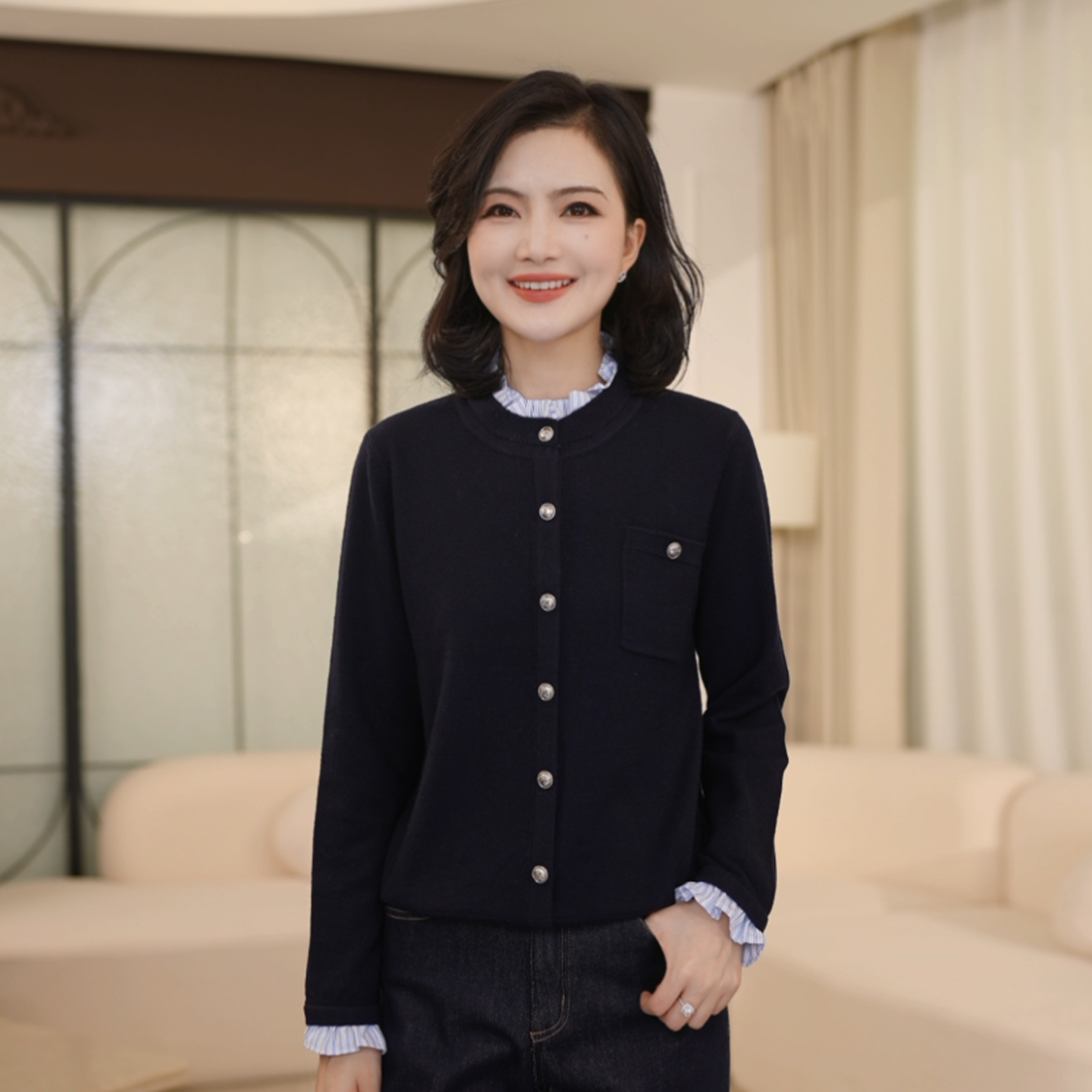花边领长袖羊毛针织衫女