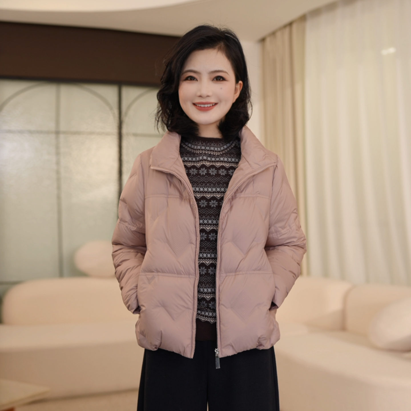 蓬松保暖立领羽绒服女小个子短款