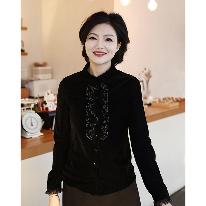 木耳边翻领长袖丝绒衬衫